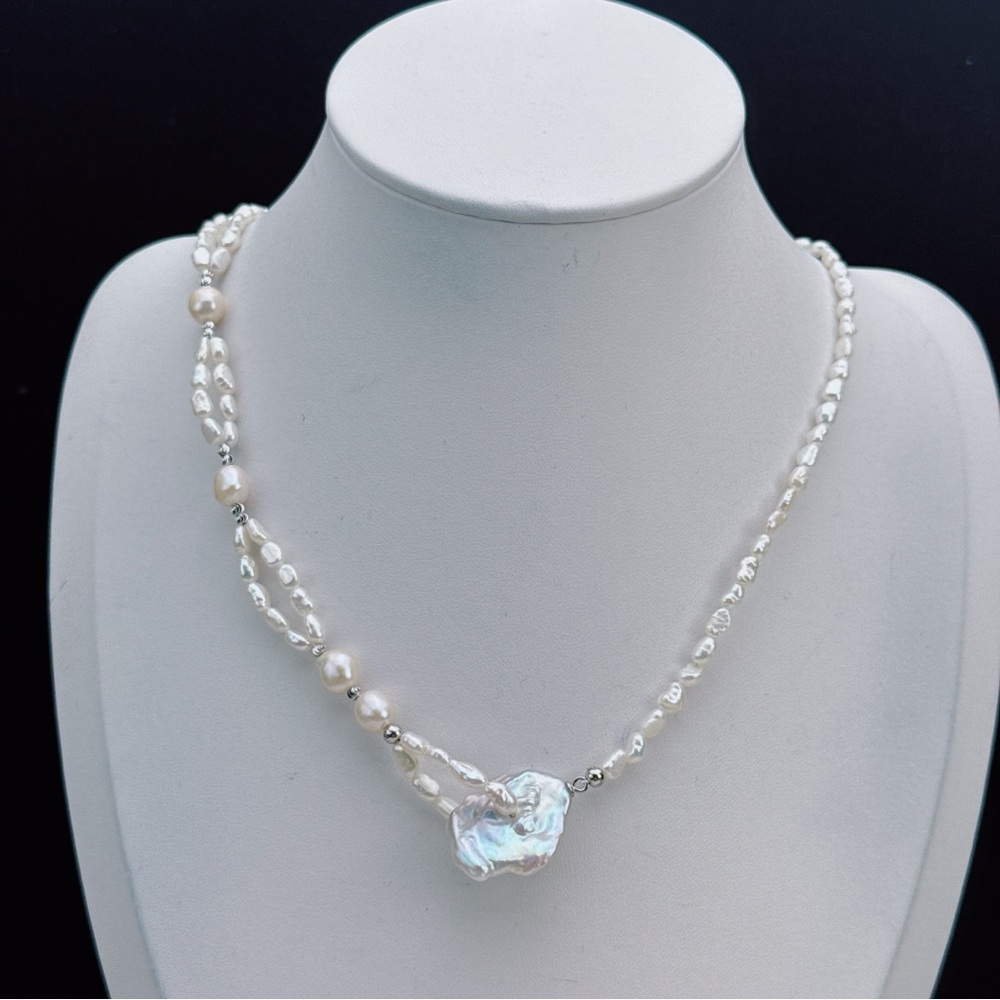X141 Handmade Freshwater Baroque Pearl Necklace - Picture 4 of 8